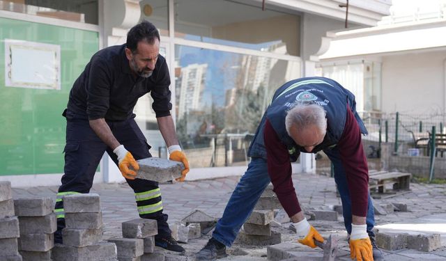 Etimesgut Belediyesi sahada: 3 mahallede kaldırımlar yenileniyor
