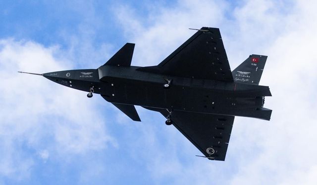 Türkiye-İtalya savunma iş birliğinde yeni adım: KIZILELMA ve M-346F'ten ortak uçuş