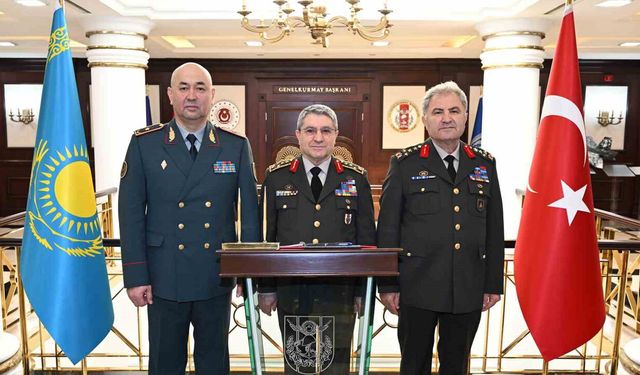 Ankara'da Türkiye-Kazakistan askeri iş birliği masaya yatırıldı