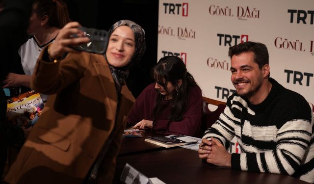 Külliye’de Gönül Dağı rüzgarı: Ünlü oyuncular Ankara'da imza verdi