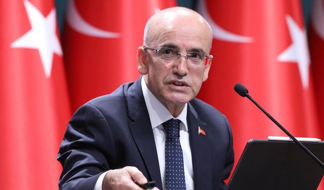 Mehmet Şimşek'ten net mesaj: Enflasyonu kalıcı olarak düşüreceğiz