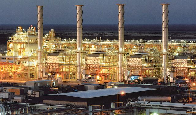 QatarEnergy, saldırılar nedeniyle LNG üretimini durdurdu