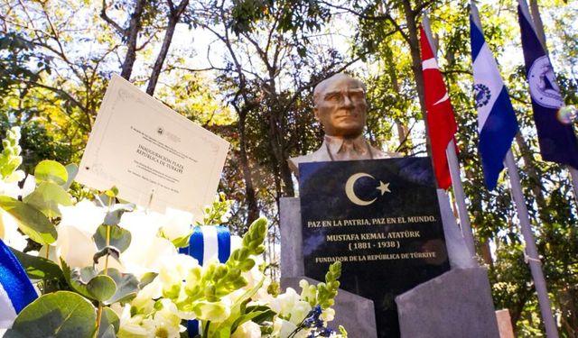El Salvador’da “Türkiye Parkı” açıldı: Atatürk büstü törenle tanıtıldı