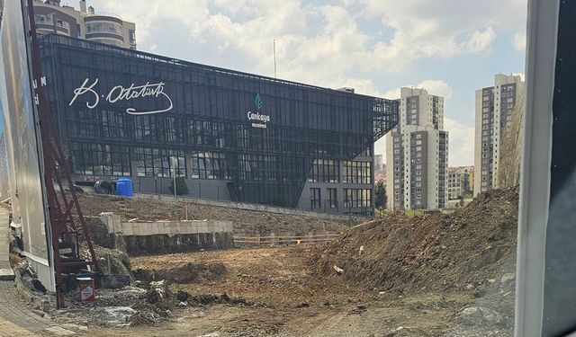 Çankaya’da yeni bitirilen yol zarar gördü: Gözler inşaat firmasında