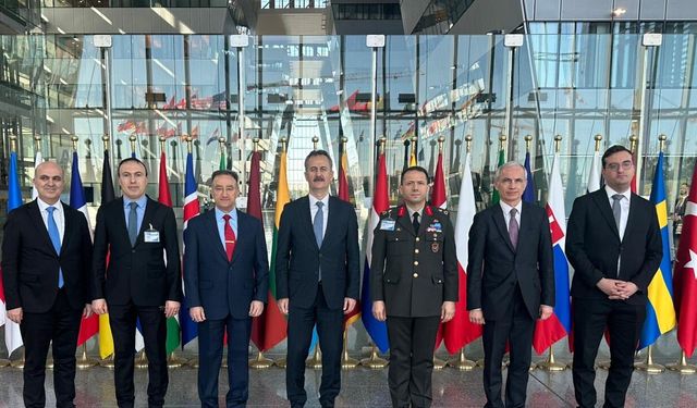 NATO zirvesinde dikkat çeken temas: Türkiye çözüm ortağı vurgusu