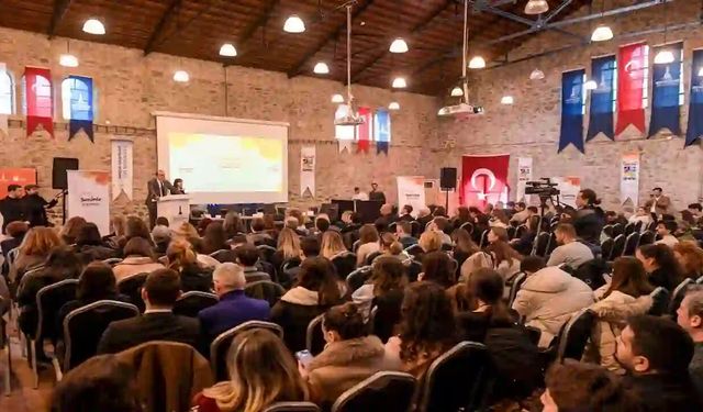 İş arayanlar dikkat: İzmir’in dijital istihdam platformu yenilendi