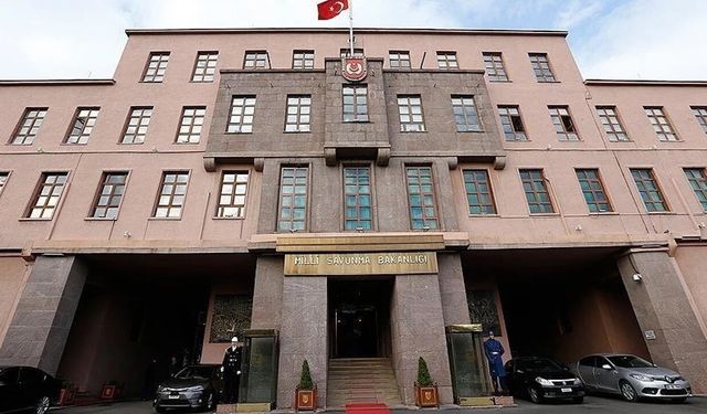 Millî Savunma Bakanlığı’ndan seferberlik mesajı açıklaması! Binlerce kişiye SMS gönderildi