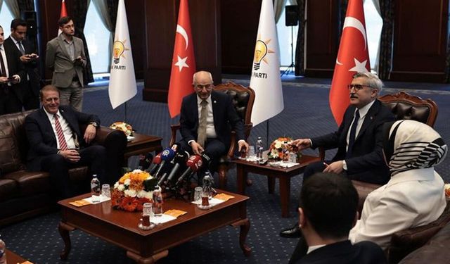 Siyasette bayram trafiğine AK Parti-CHP görüşmesi damga vurdu