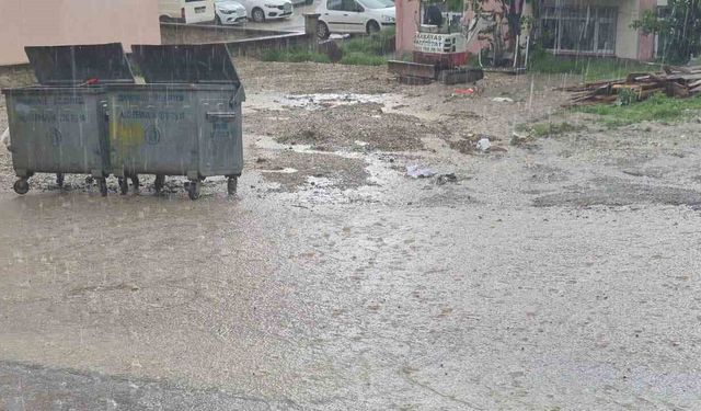 Ankara’da sağanak sonrası korkutan olay! Apartmanın duvarı çöktü