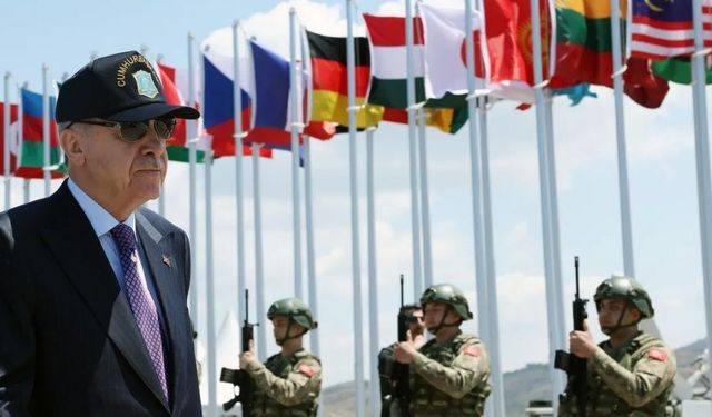 Cumhurbaşkanı Erdoğan'dan Efes-2026'da net mesaj: "Türk Ordusu istiklal ve barışın ordusudur!"