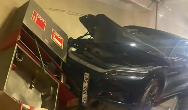 Avrasya Tüneli’nde korkutan kaza: Yangın vanası patladı, tüneli su bastı!