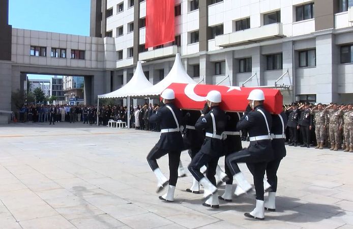 Şehit polis memuru Aydın Üyenarık son yolculuğuna uğurlanıyor