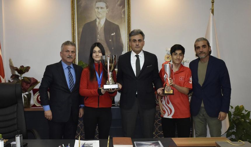 Ankara Çankaya'daki ortaokul öğrencileri gururlandırdı: Makamda ağırlandılar