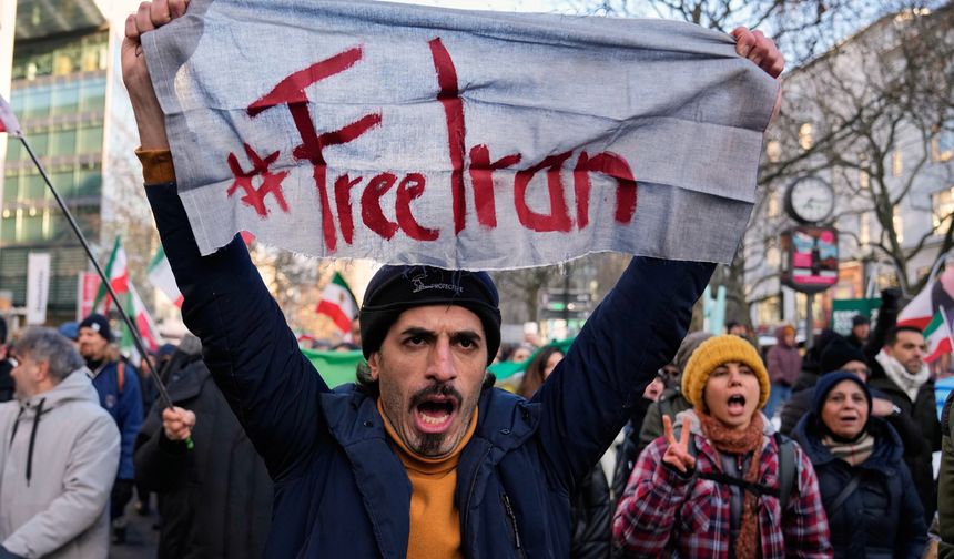 İran'da öldürülen sivillerin sayısı 538'e yükseldi!