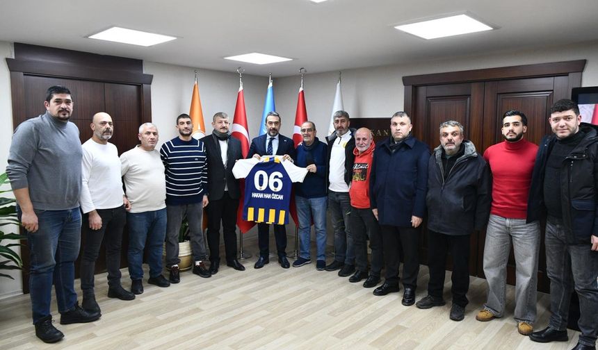 Ankaragücü tribün liderleri AK Parti Ankara İl Başkanı'nı ziyaret etti