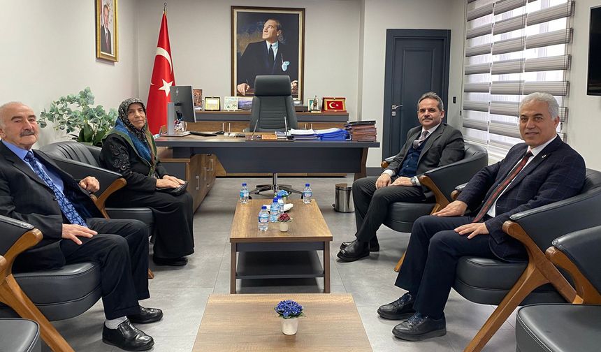 Şehit ailesi Ankara Mamak Kaymakamlığı’nda makamda ağırlandı