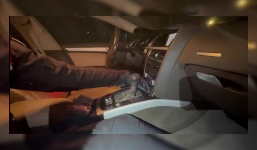 Ankara’da bir aracın gizli bölmesinde uyuşturucu ve silah ele geçirildi