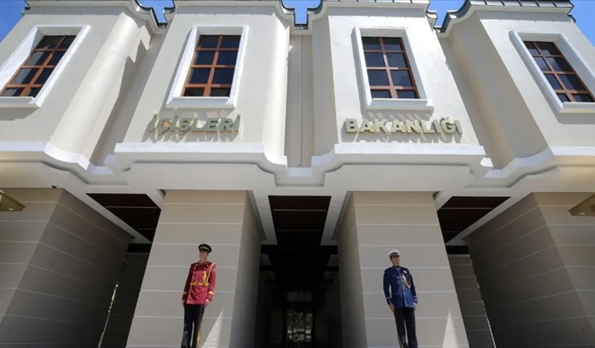 Kırmızı bültenle aranan 32 kişi Türkiye’ye getirildi