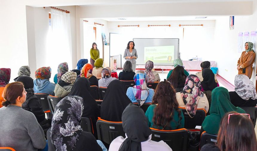 “Güçlü kadın, güvenli yaşam” eğitimi Altındağ’da başladı