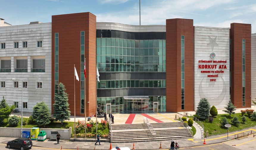 “Bir Baba Hamlet” bu akşam Etimesgut’ta kapalı gişe sahnelenecek