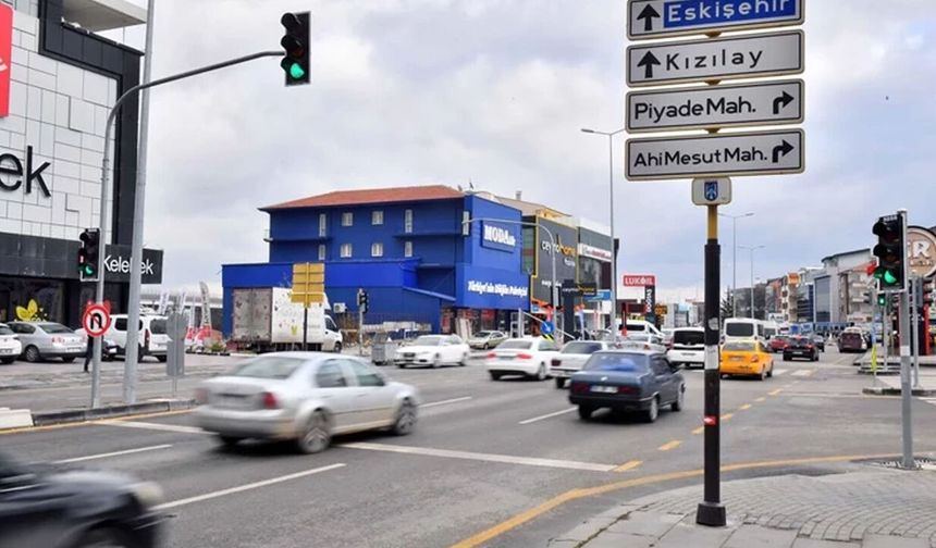 Etimesgut’ta kazaları tetikleyen konteynerler gündemde: Yollara cep alanı geliyor