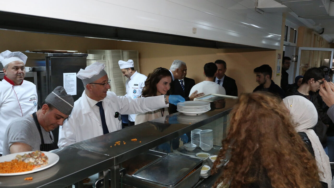 Gazi Üniversitesi Iftar Rektör3