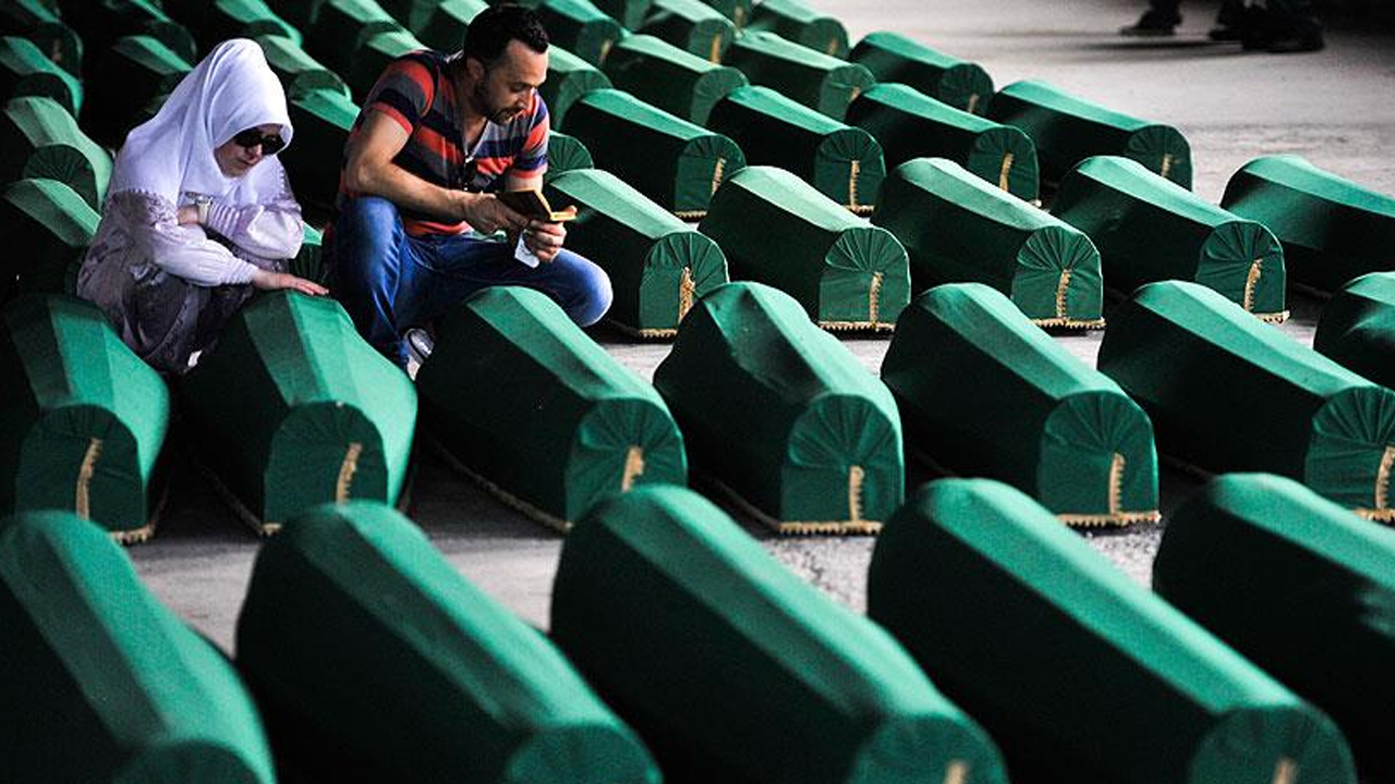 S R E B R E N İ T S A