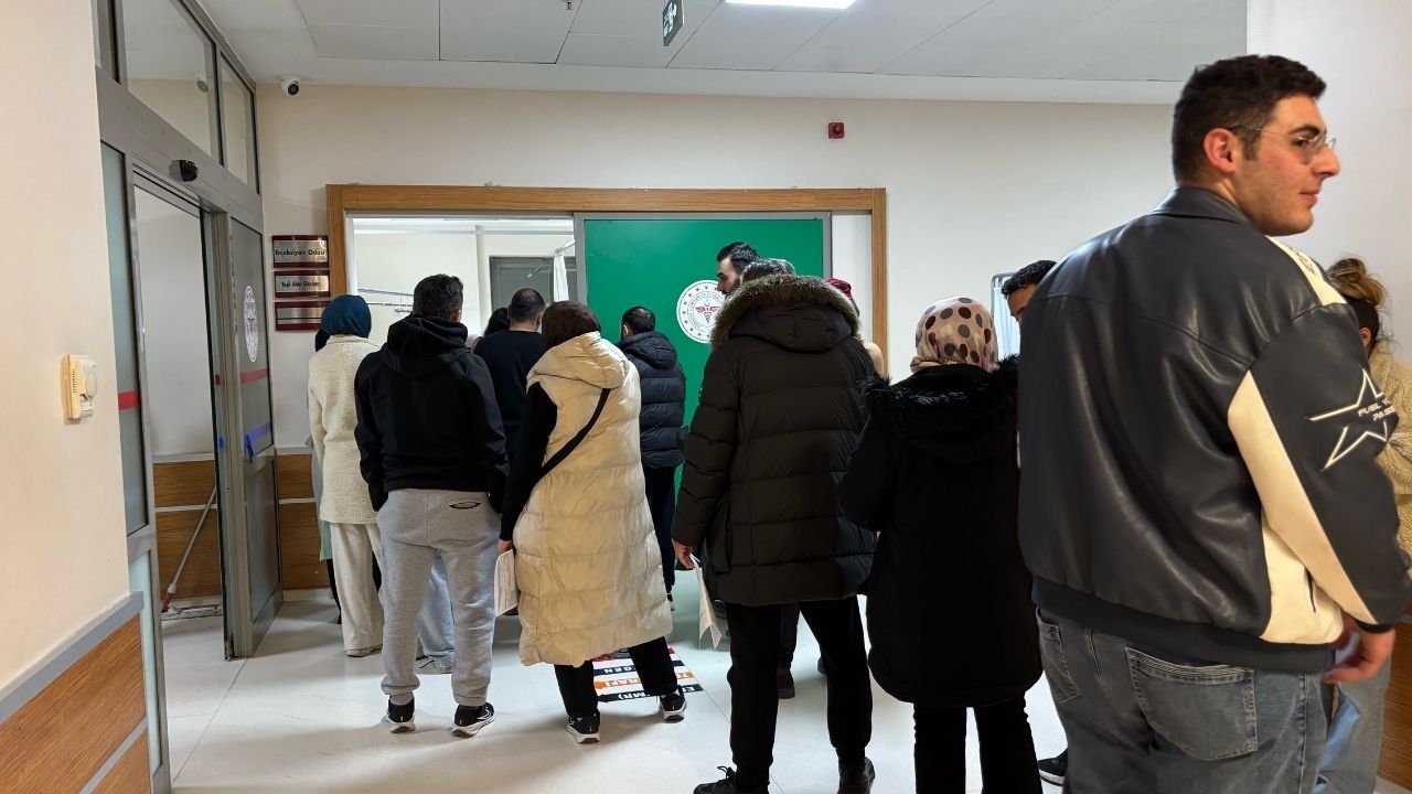 Ankara’da Acil Serviste Yoğunluk! Reçeteler Yazıldı, Ilaç Bulunamadı Haber İçi̇ 3
