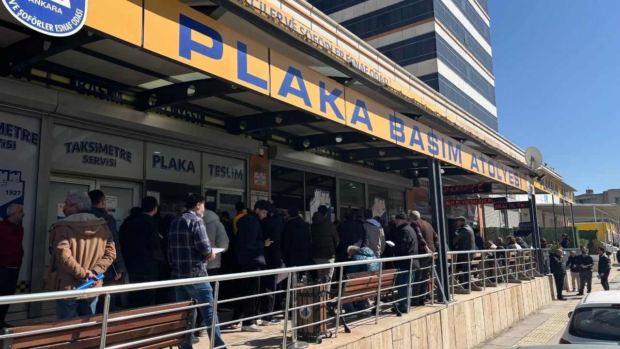 Ankara'da App Plaka Çilesi Noter Sistemi Çöktü Manşet