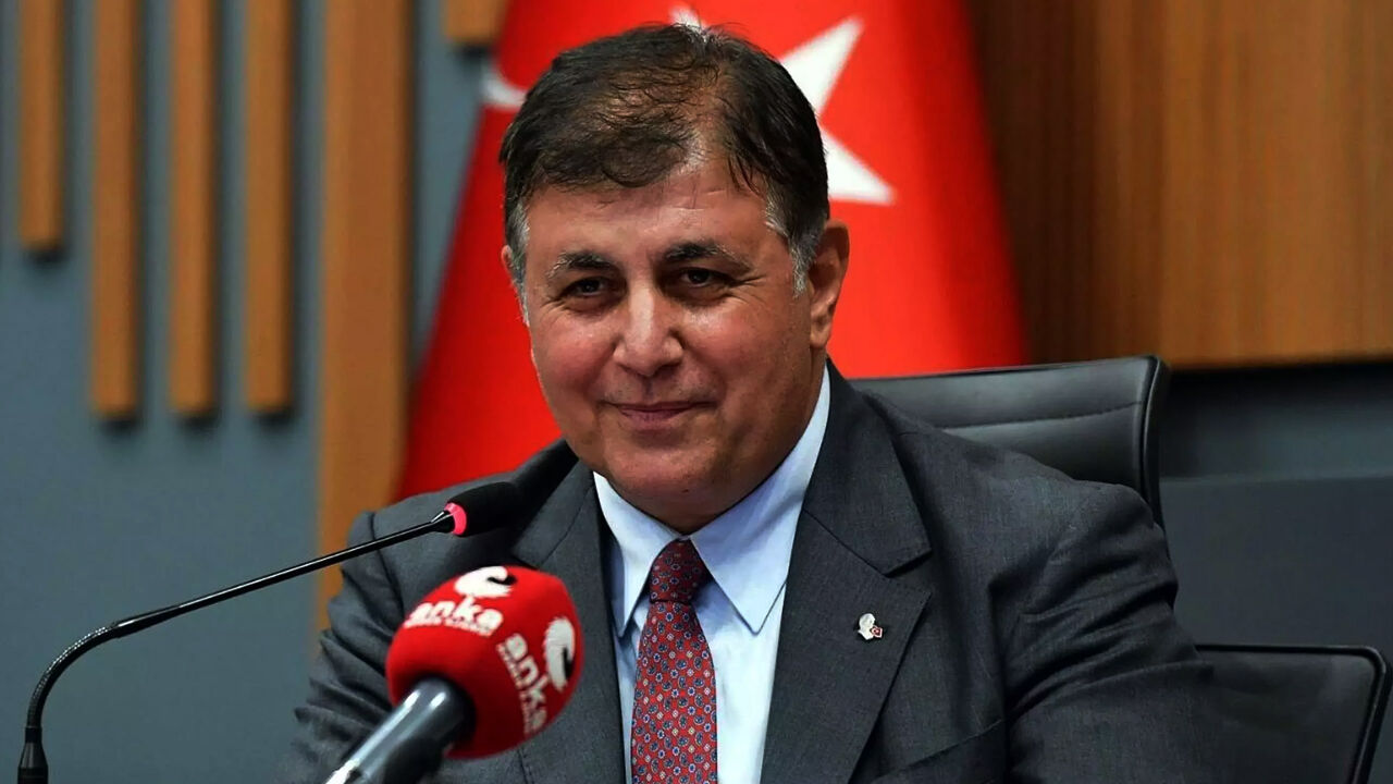 İzmir’de meslek fabrikası krizi! Cemil Tugay: “Bu binayı terk etmiyoruz”