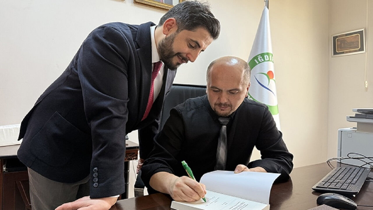 Iğdır Üniversitesi Uslu Ile Süslü