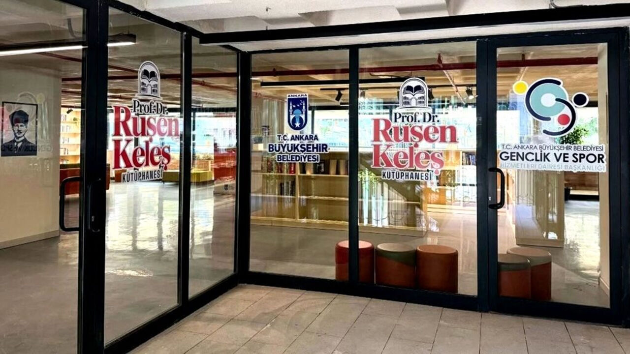 Ruşen Keleş Kütüphane1