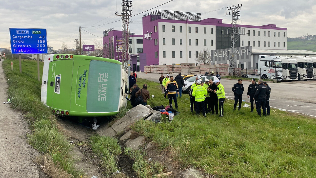 Samsun Öğrenci̇ Otobüsü Kaza