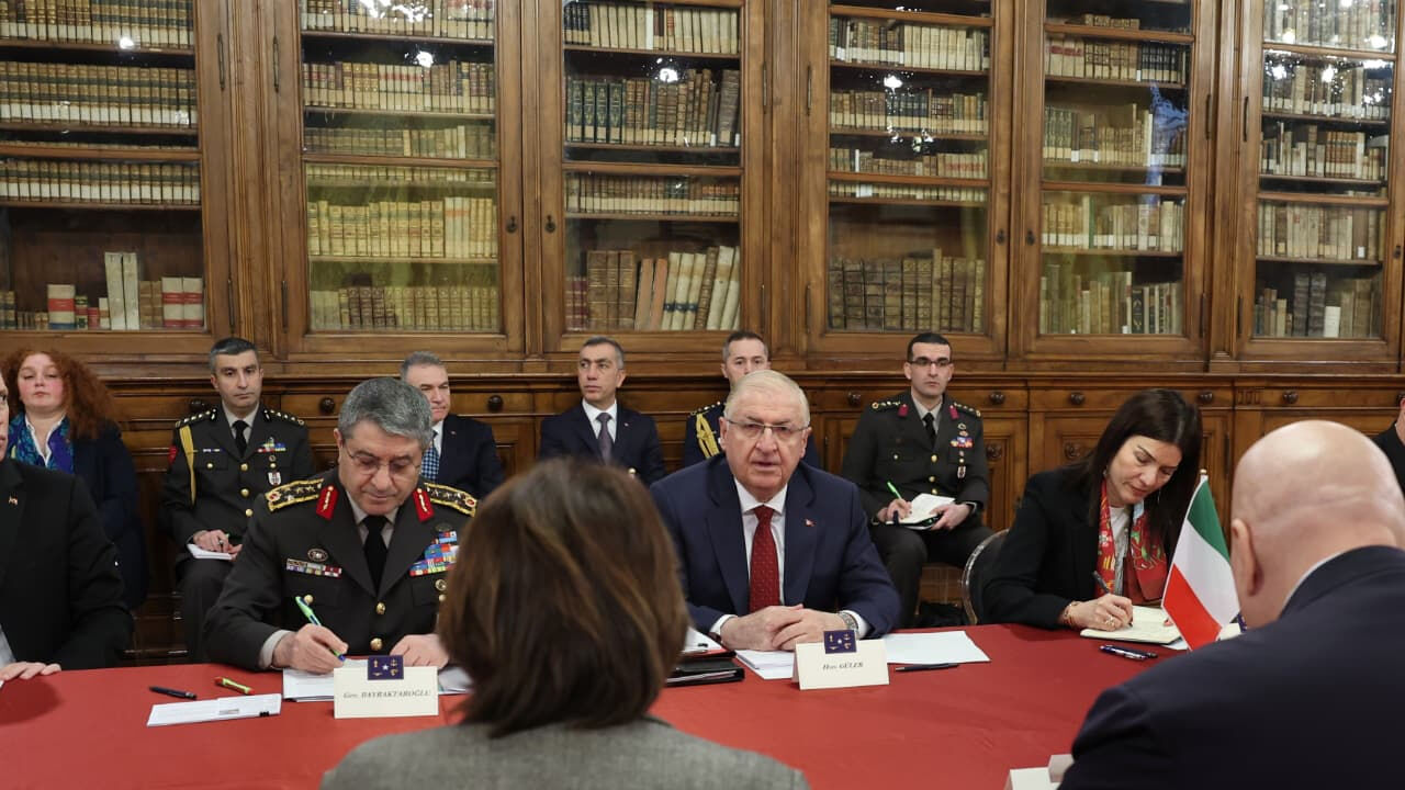 Selçuk Bayraktaroğlu Roma