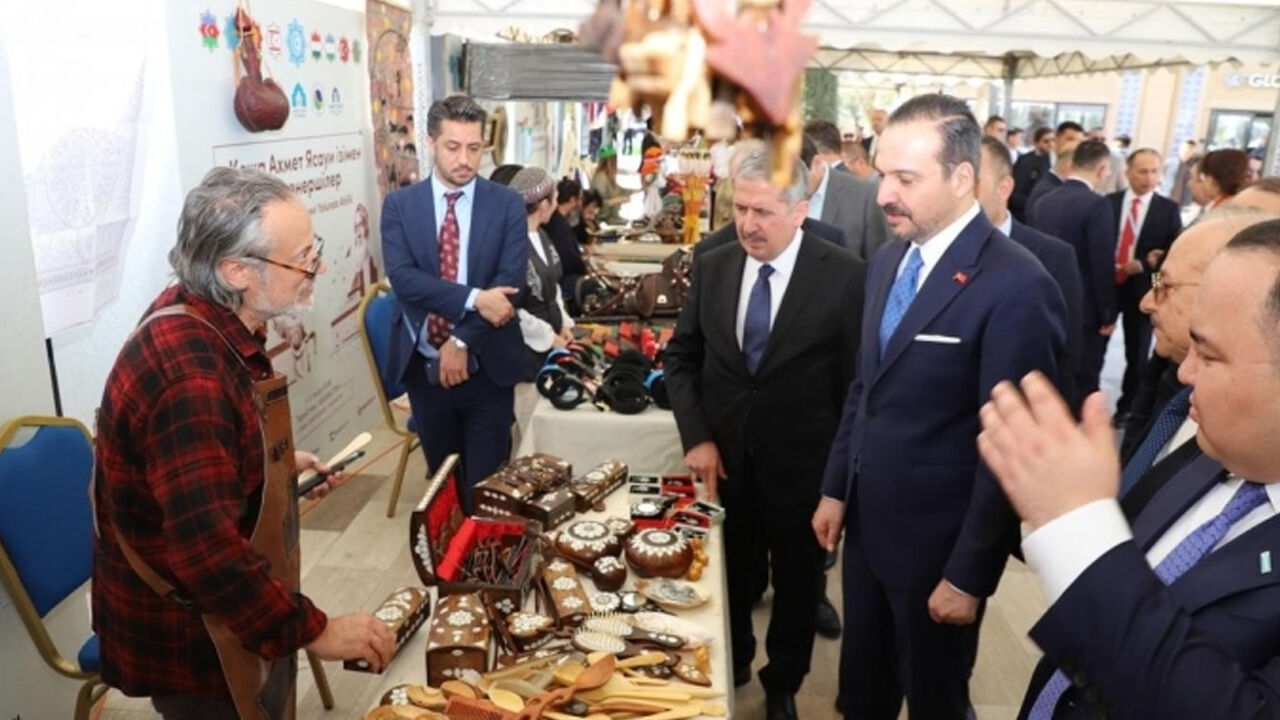 Ahmet Yesevi Yolunda Ahilik