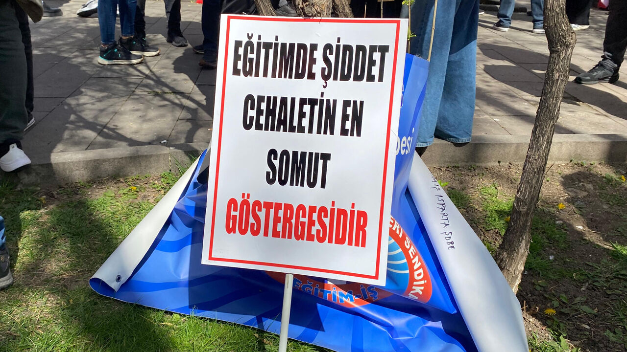 Eğitimde Şiddet Pankart