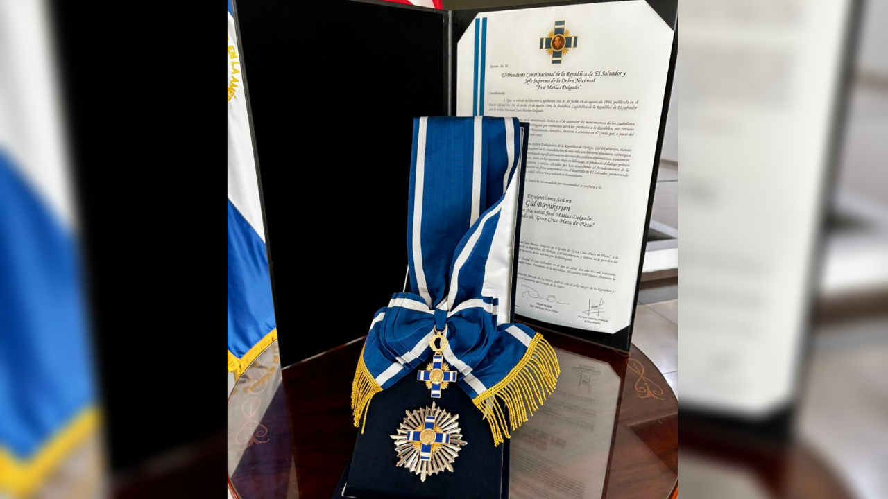 Gül Büyükerşen Devlet Nişanı