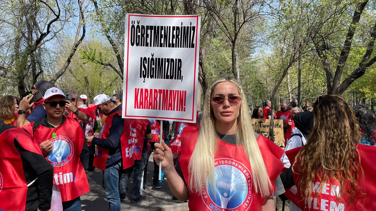 Öğretmenler Işığımızdır Karatmayın Pankart