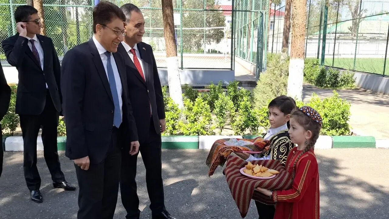 Türk Türkmen Sergi̇