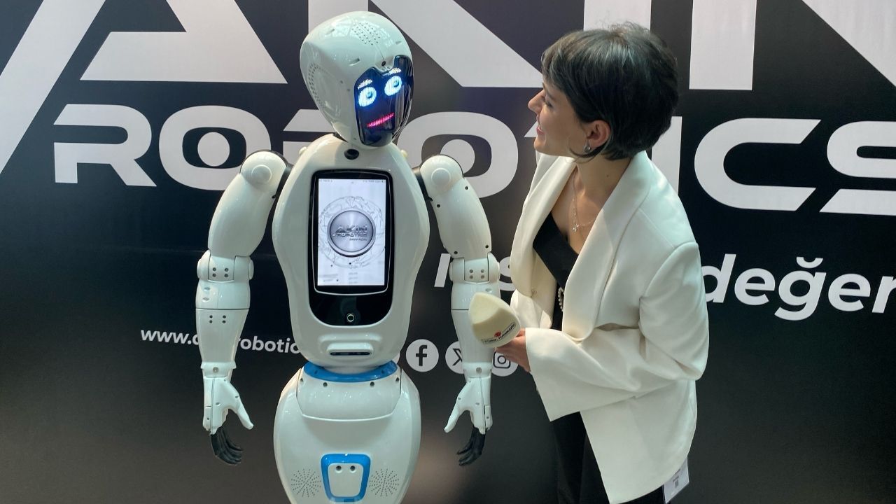 Türkiye'nin Ilk Yerli Robotu Ada’dan Itiraf %22Dünyayı Yönetmek Istemem%22 2